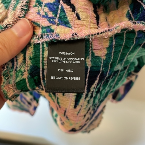 Torrid Crinkle Gauze Cold Shoulder Ruffle Top - Picture 9 of 10